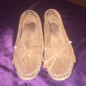 Minnetonka Moccasin Shoes 🌿🌻